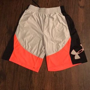 Men’s Large Under Armour Shorts